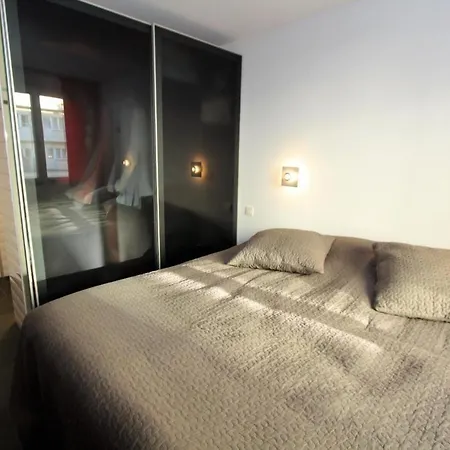 Luxueus 100 Stappen Zee En Οστένδη